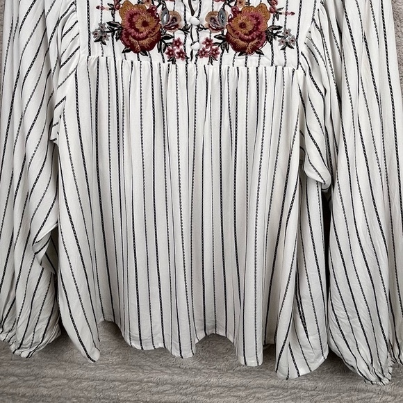 Savanna Jane Embroidered Floral Tunic Sz Medium Peasant Boho Beachy Vacation - Picture 2 of 16